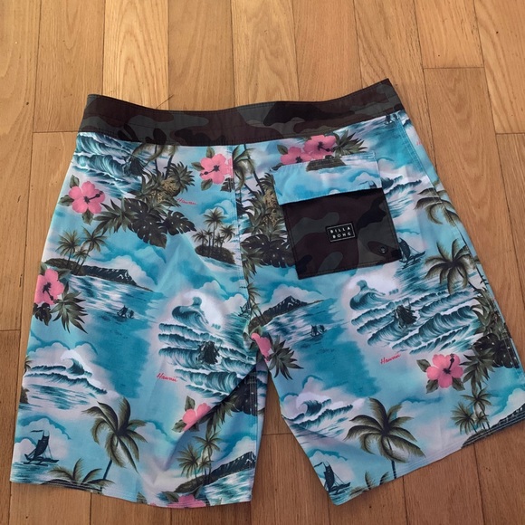 Billabong Boardshorts - Picture 2 of 2